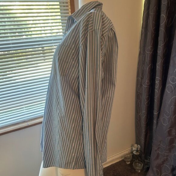 Nautica Vintage Blue/Red & White stripe 1 pocket button down shirt, size M - Picture 2 of 4